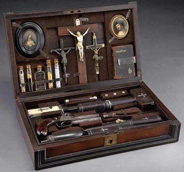 Vampire+slaying+kit+from+the+circa+1890s