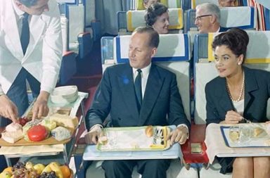 Flying+first+class+in+the+1960s.