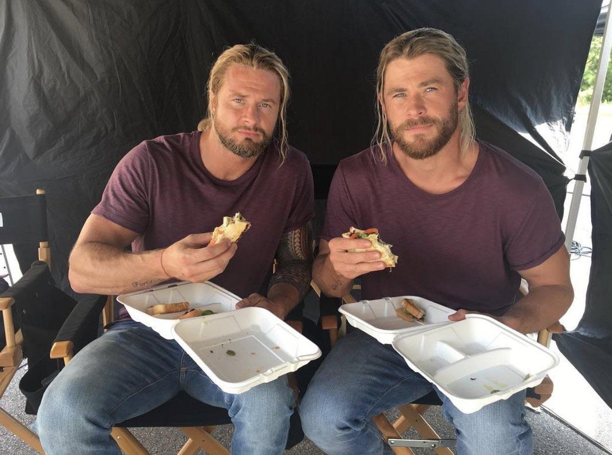 Chris+Hemsworth+and+his+stunt+double+eating.