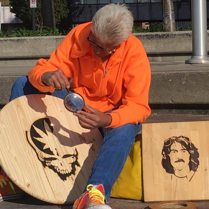 The+ultimate+in+green+technology%2C+solar+powered+art%21