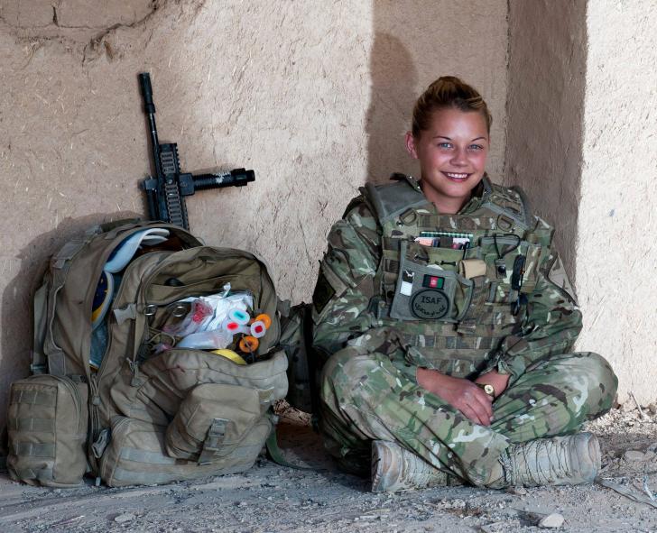 British+Army+combat+medic+in+Afghanistan