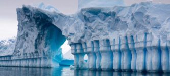 Pillars+in+an+antarctic+glacier