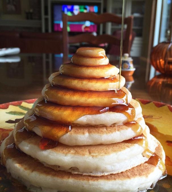 This+perfect+pyramid+of+pancakes+look+delicious.