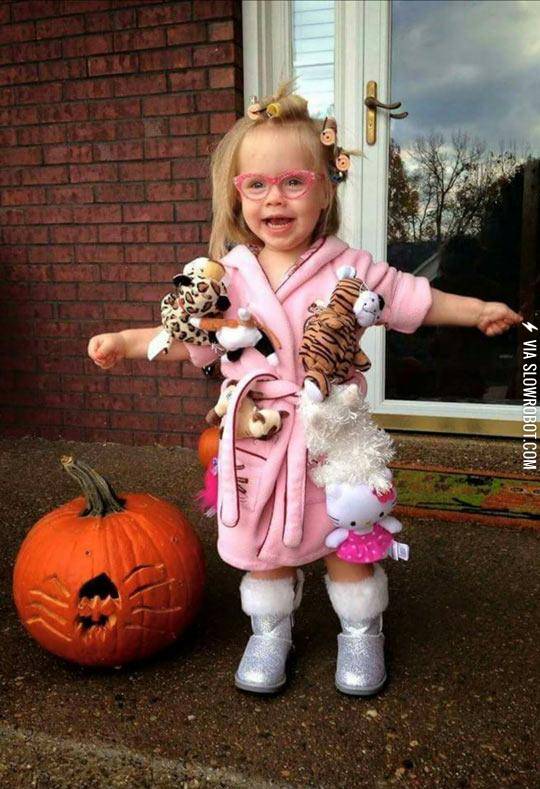 Toddler+Dressed+As+Crazy+Cat+Lady+For+Halloween