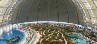 World%26%238217%3Bs+largest+indoor+rainforest+in+a+German+airship+hangar