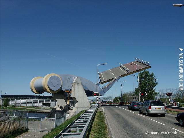 A+real+bridge+in+the+Netherlands.
