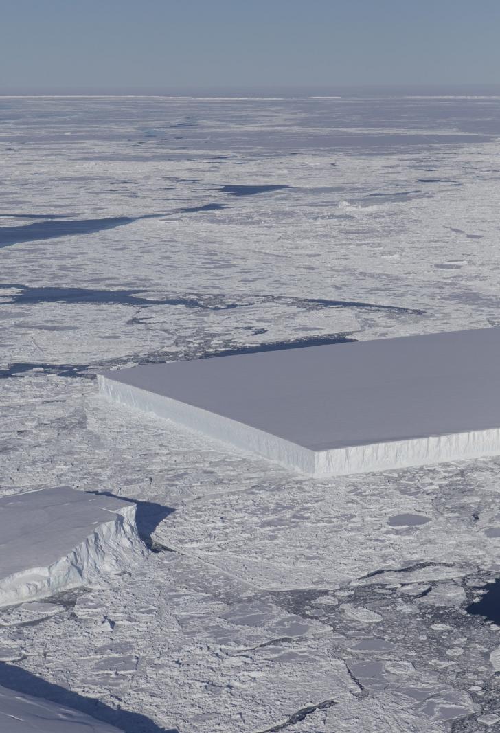 Amazing+squared+tabular+iceberg.