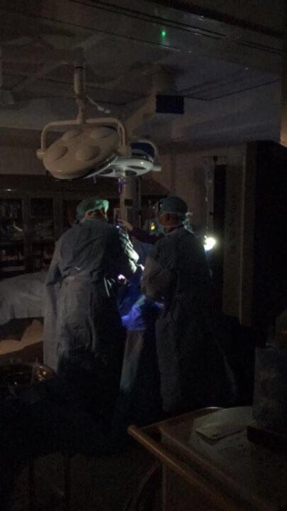Surgeons+in+Puerto+Rico+are+using+cellphones+as+lights+as+84%25+of+the+country+is+still+without+power