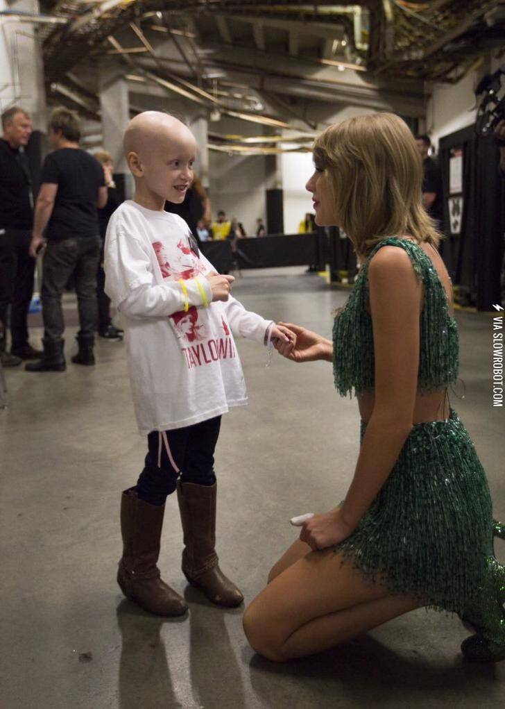 Meeting+a+young+fan+backstage