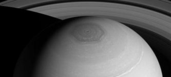 Saturn+has+hexagonal+clouds+at+its+poles