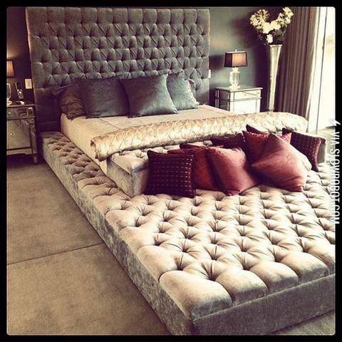 Awesome+%26%23039%3Beternity+bed%26%23039%3B+for+all+the+pets+and+family