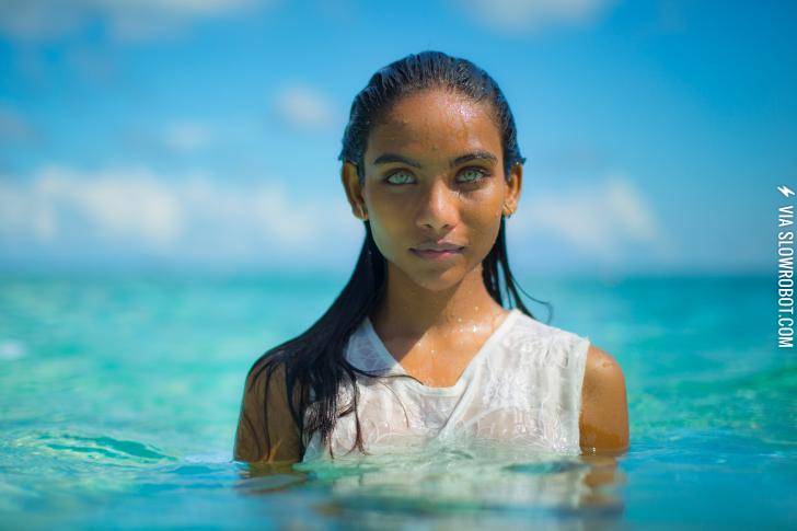 Maldivian+Girl+with+Aquablue+Eyes