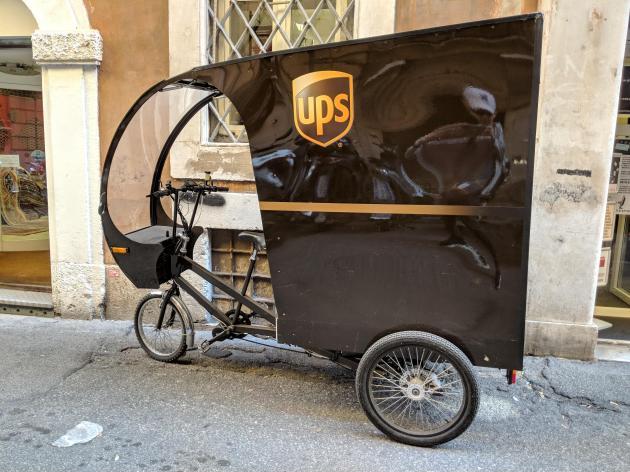 UPS+in+Italy+uses+these+%26%238216%3Bbicycle+trucks%26%238217%3B+to+deliver+packages+to+places+in+narrow+streets+of+Rome