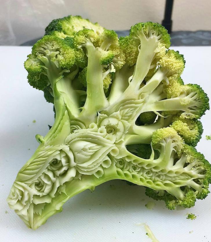 Broccoli+Carving
