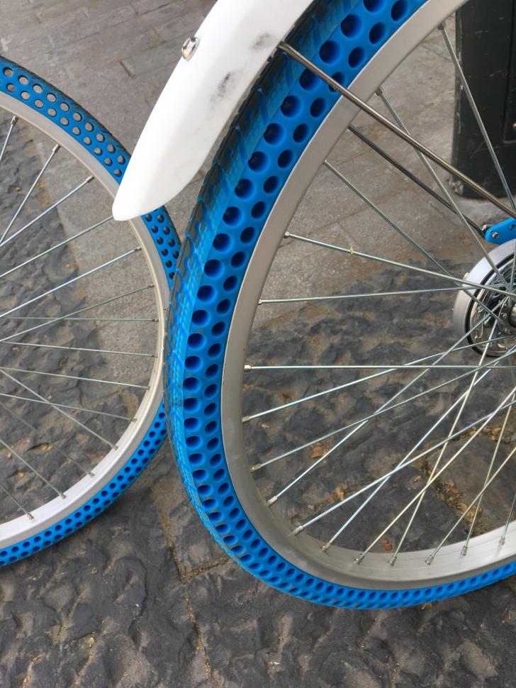 These+bikes+have+airless+tires