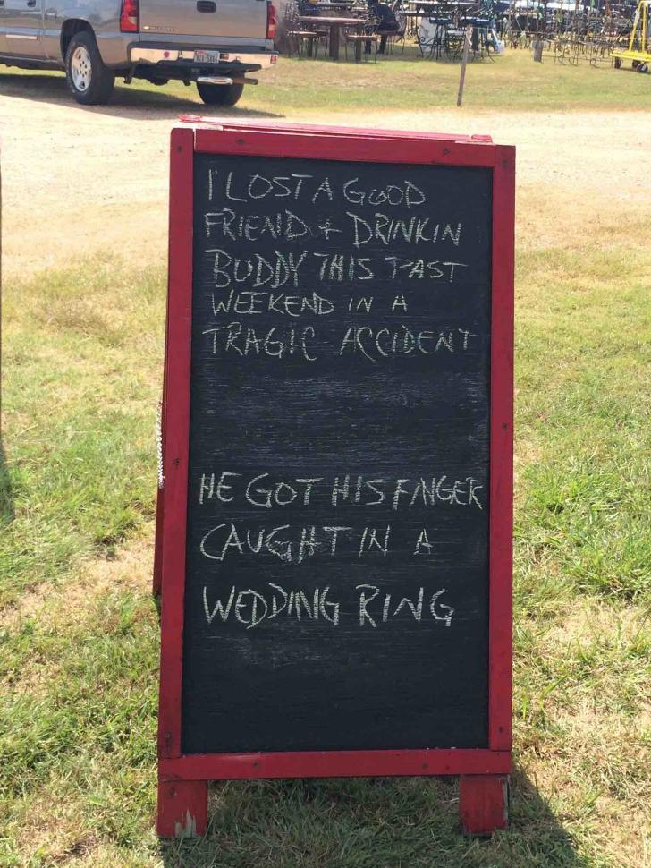 Funny+sign+spotted+in+Round+Top%2C+Texas