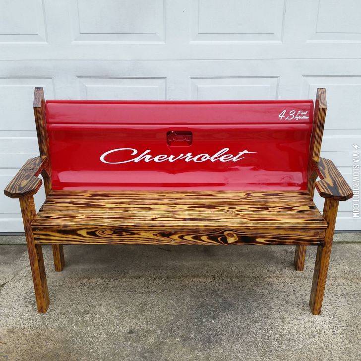 I+turned+the+tailgate+of+my+first+truck+into+a+bench