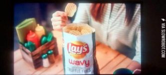 Nice+try%2C+Lay%26%238217%3Bs.+No+one+has+EVER+seen+a+full+bag+of+potato+chips+%26%238211%3B+your+ad+is+false.