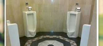 If+Four+Men+Pee+At+The+Same+Time+In+These+Urinals