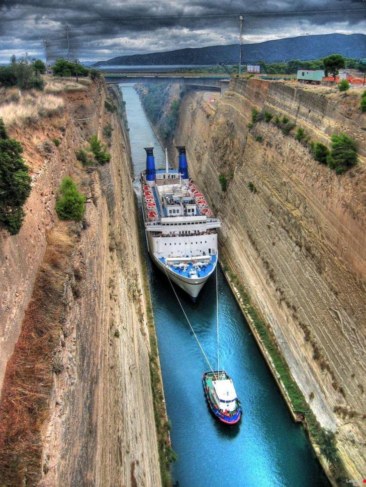 A+Cruise+Ship+squeezing+through+the+Corinth+Canal+in+Greece