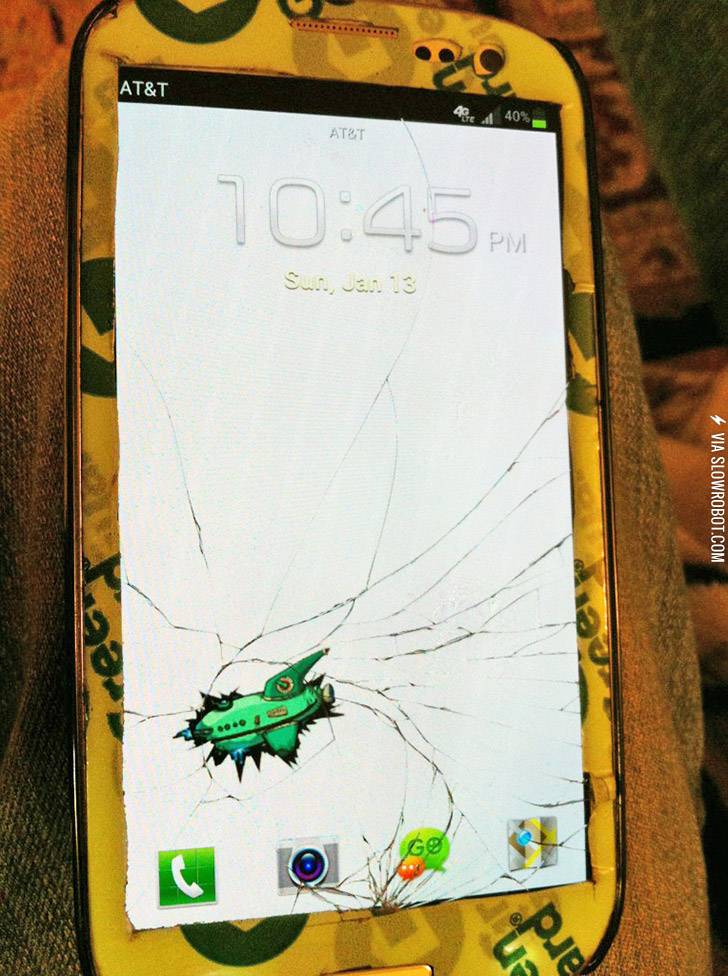 Making+the+best+of+a+broken+phone+screen.