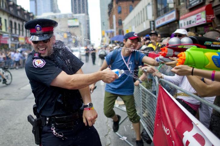 Canadian+Police+Clash+with+Citizens