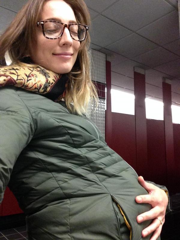 This+is+me+faking+pregnancy+to+sneak+a+giant+bag+of+Cheetos+into+the+movie+theater