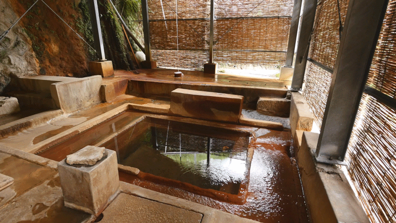 Beautiful+bath+at+Kirishima+Onsen+Hot+Spring