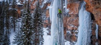 Climbing+a+frozen+waterfall