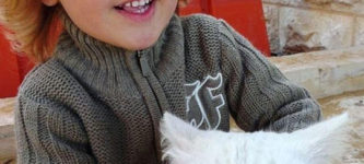 Afghan+Girl+And+Her+Cat%2C+Those+Beautiful+Eyes