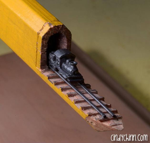 Train+carved+into+the+lead+of+a+carpenters+pencil%26%238230%3B+3%2F16%26%238242%3Bth+of+an+inch+high