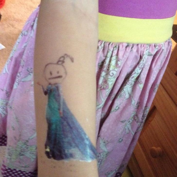 When+the+temporary+Frozen+tattoo+disintegrates%2C+artistic+dads+improvise.