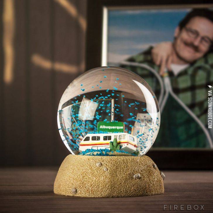 Breaking+Bad%26%238217%3Bs+Blue+Christmas+snow+globe.