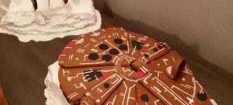 So+I+made+a+gingerbread+Millennium+Falcon