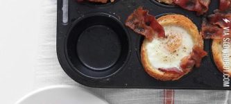 Bacon%2C+egg%2C+and+toast+cups.