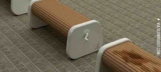 This+bench+can+be+rotated+with+a+handle%2C+never+sit+on+a+wet+patch+again.