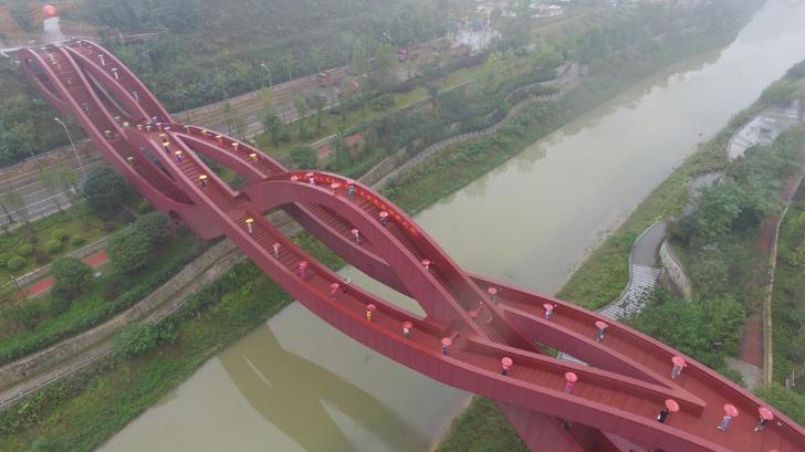 The+Lucky+Knot+Bridge+in+Central+China
