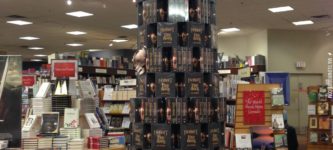 How+to+stack+Lord+of+the+Rings+books+at+a+bookstore.