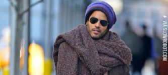 How+Lenny+Kravitz+picks+out+his+scarves.