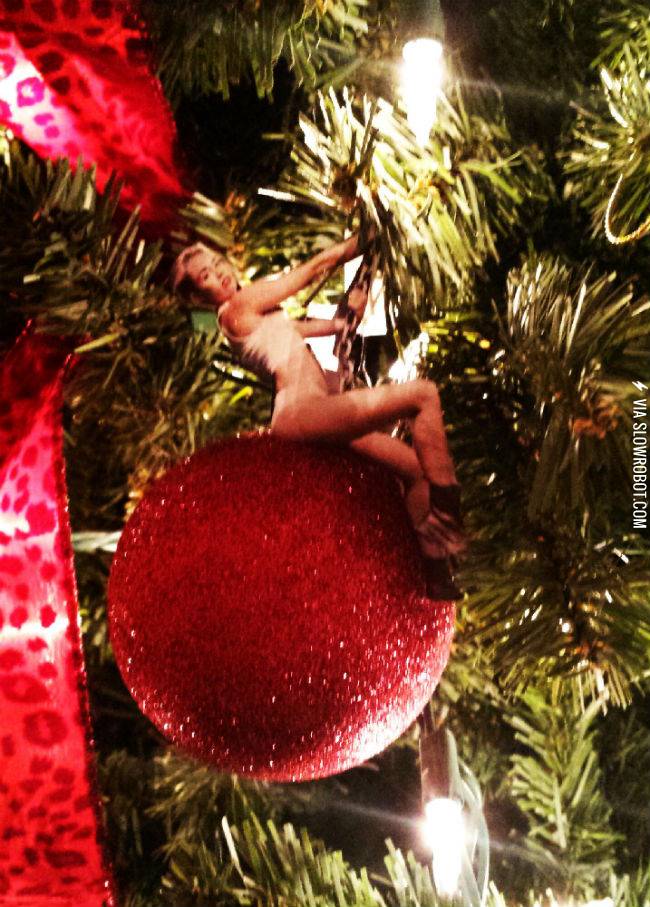 Miley+Cyrus+Christmas+ornament.
