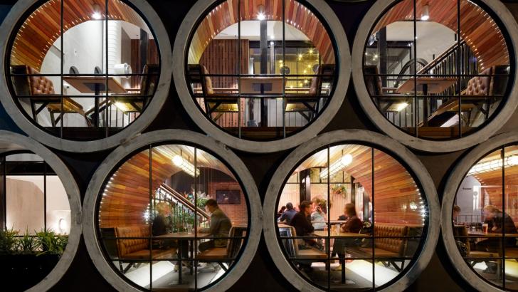 Clever+restaurant+booths