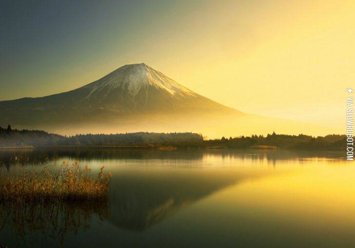 Mt.+Fuji+at+sunrise.
