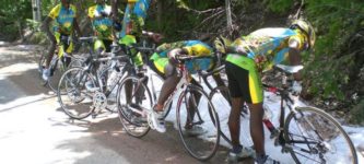 Team+Rwanda+Cycling+stop+to+touch+some+snow+as+it+was+the+team%26%238217%3Bs+first+time+ever+seeing+it