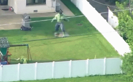 Traffic+copter+spots+Hulk+statue+during+flood+coverage