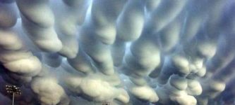 One+of+the+rarest+weather+phenomena%2C+Mammatus+Clouds