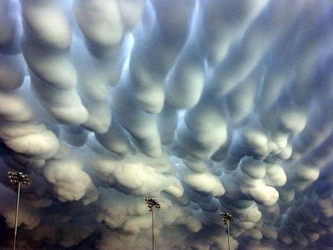 One+of+the+rarest+weather+phenomena%2C+Mammatus+Clouds