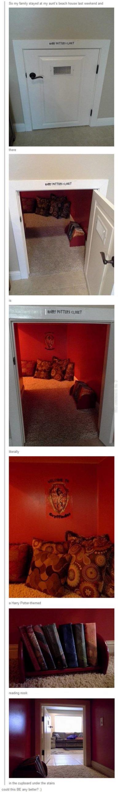Harry+Potter%26%238217%3Bs+closet.
