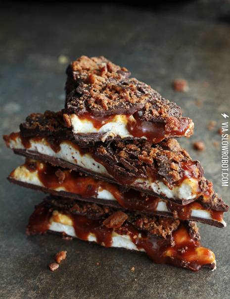 Whiskey+Marshmallow+and+Caramel+Bacon+Bark.