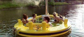 It%26%238217%3Bs+called+a+%26%238220%3BHottug.%26%238221%3B+%26%238211%3B+tug+boat+and+hot+tub+in+one.