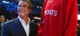 Arnold+Schwarzenegger+meeting+Yao+Ming